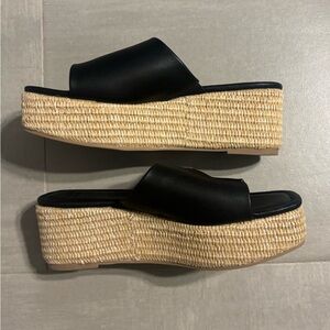 Abercrombie & Fitch Black and Tan Woven Platform Sandals